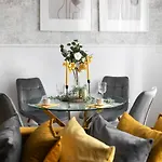 Modern Apartment For 4 Guests, Cracow Old Town